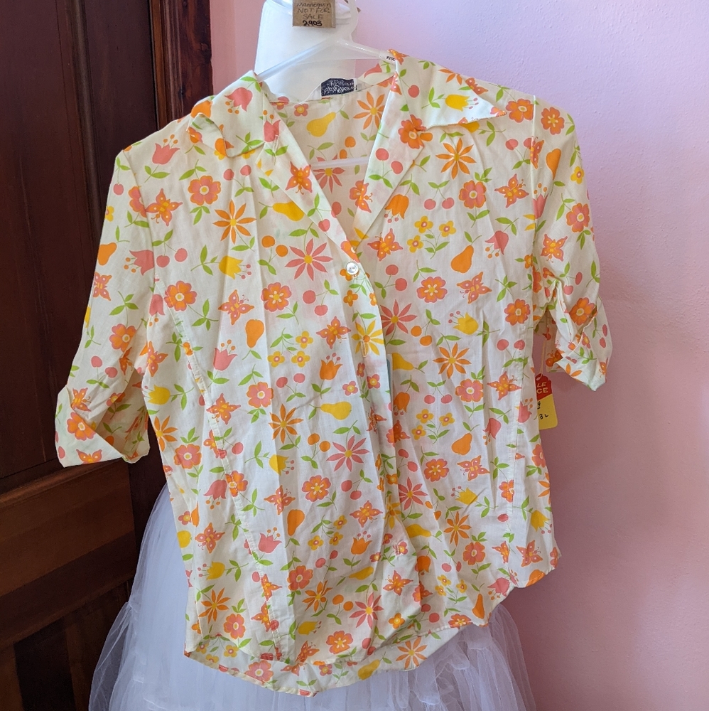 60s floral blouse